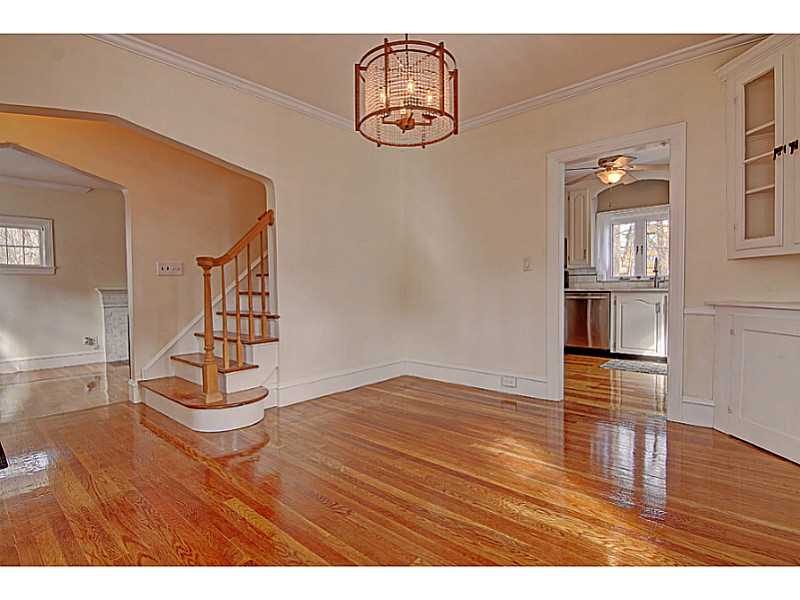 10 Loxley Road Providence, RI 02908 - Photo 7 of 18 Living Room.