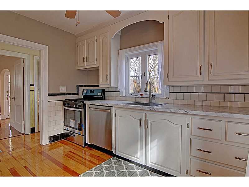 10 Loxley Road Providence, RI 02908 - Photo 8 of 18 Kitchen.