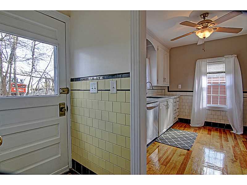 10 Loxley Road Providence, RI 02908 - Photo 10 of 18 Kitchen.