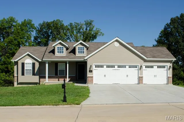 $311,080 | 175 Rivers Edge Drive, Moscow Mills, MO 63362