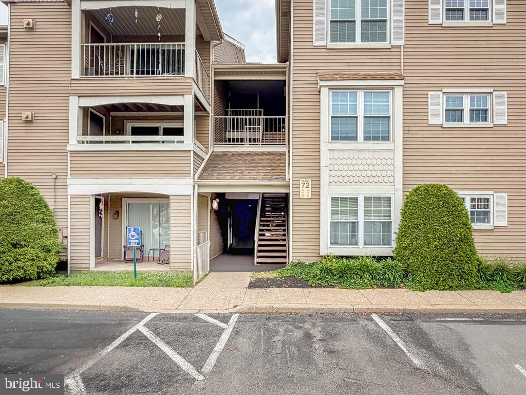72105 Delaire Landing Road Philadelphia, PA 19114 - Photo 2 of 34 View of 1st flr condo