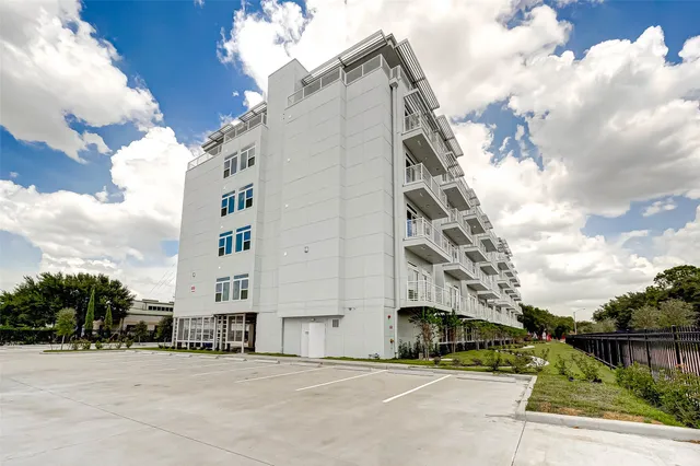 a view of multiple building