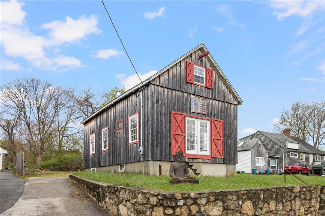 2958 East Main Road Portsmouth, RI 02871 - Photo 1 of 28