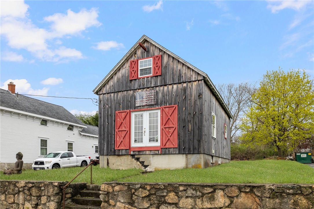 2958 East Main Road Portsmouth, RI 02871 - Photo 3 of 28