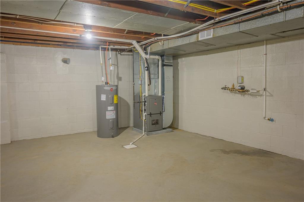 2392 Ridge Rd Extension Ambridge, PA 15003 - Photo 35 of 37 a view of an empty room