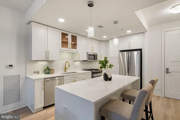 $3,600 | 8220 Crestwood Heights Drive, Unit 315, McLean, VA 22102