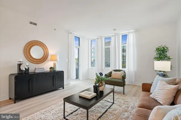 $3,600 | 8220 Crestwood Heights Drive, Unit 315, McLean, VA 22102