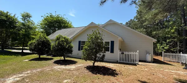 $292,000 | 605 Windsong North, Swansboro, NC 28584