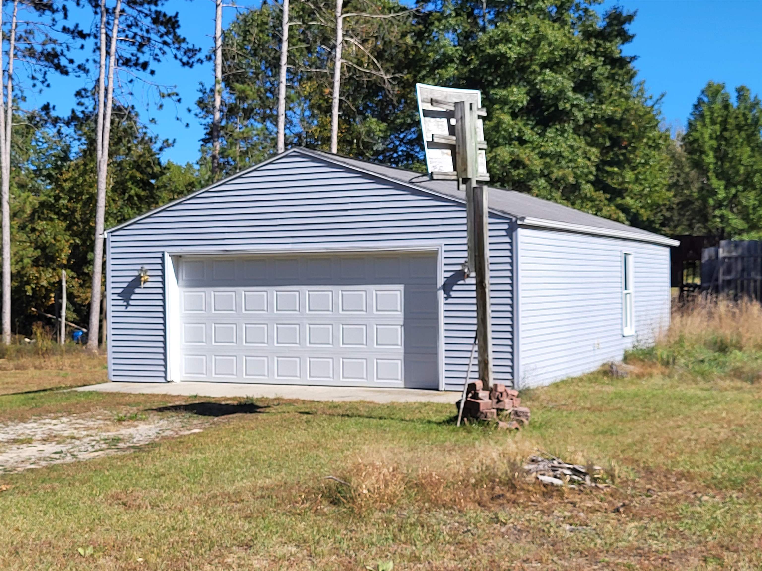 1552 Shaw Road Gladwin, MI 48624 - Photo 8 of 53