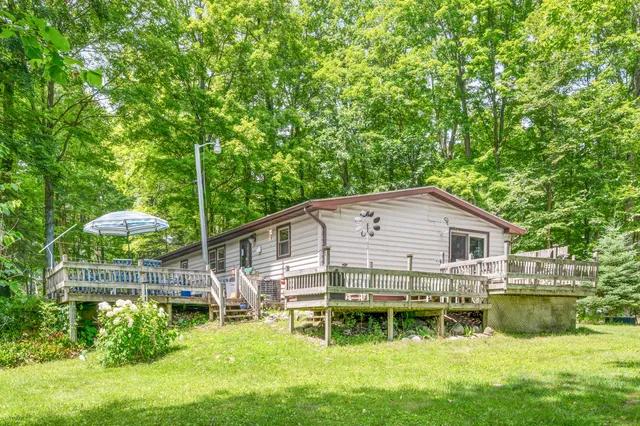 $175,000 | 7746 North Manitonka Drive, Weidman, MI 48893