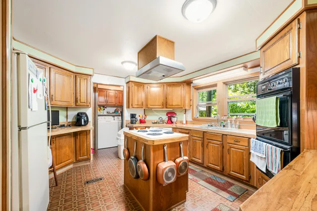 $175,000 | 7746 North Manitonka Drive, Weidman, MI 48893