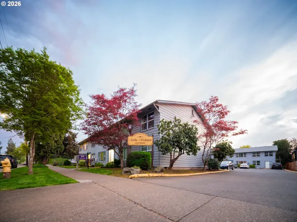 $2,350,000 | 302 South Monmouth Avenue, Monmouth, OR 97361