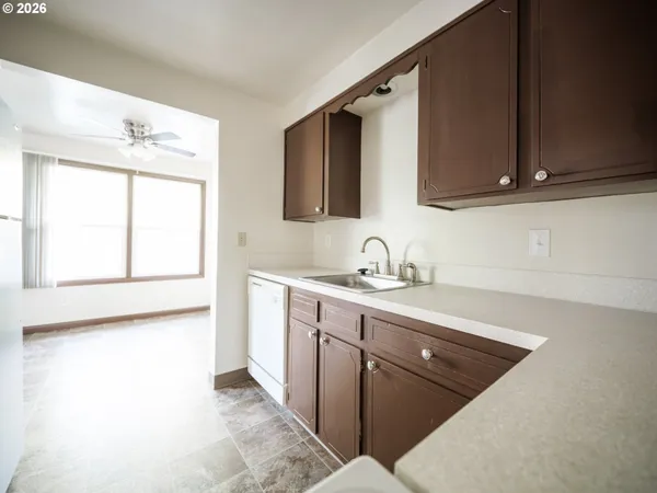 $2,350,000 | 302 South Monmouth Avenue, Monmouth, OR 97361