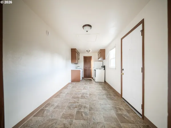 $2,350,000 | 302 South Monmouth Avenue, Monmouth, OR 97361