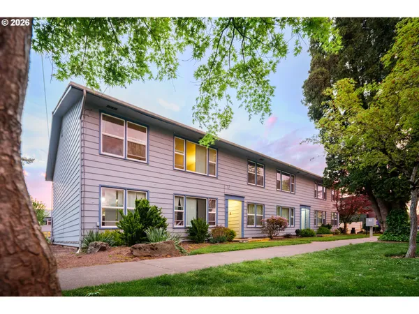 $2,350,000 | 302 South Monmouth Avenue, Monmouth, OR 97361