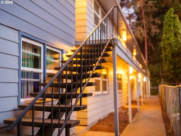 $2,350,000 | 302 South Monmouth Avenue, Monmouth, OR 97361