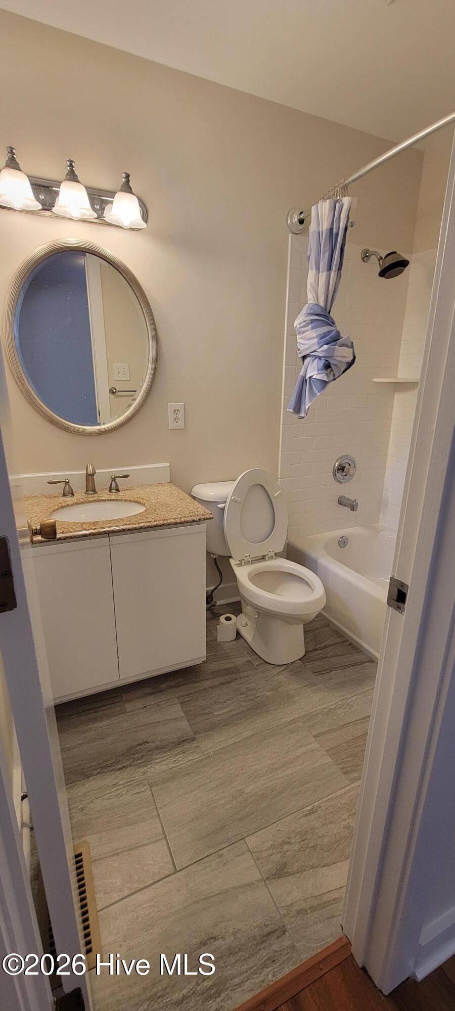 4405 Windtree Road Wilmington, NC 28412 - Photo 13 of 15 Windtree bath