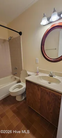 $2,400 | 4405 Windtree Road, Wilmington, NC 28412
