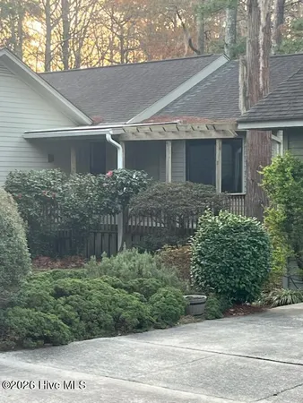 $2,400 | 4405 Windtree Road, Wilmington, NC 28412