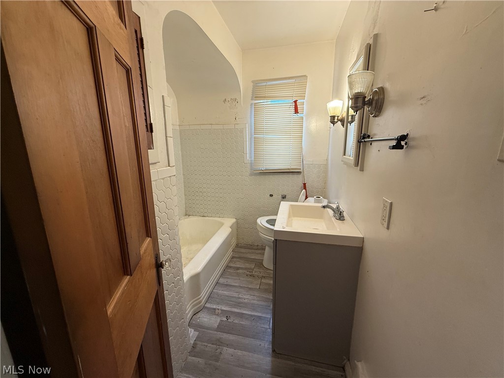 18011 Windward Road Cleveland, OH 44119 - Photo 7 of 18 Gallery Image 7
