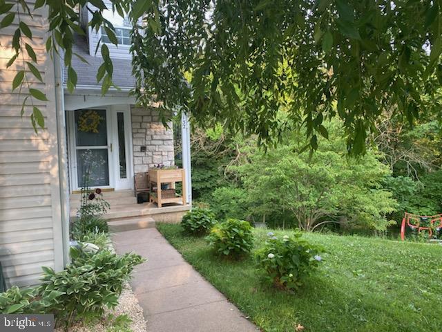 132 Deer Run Road Perkasie, PA 18944 - Photo 2 of 26 Adorable entry
