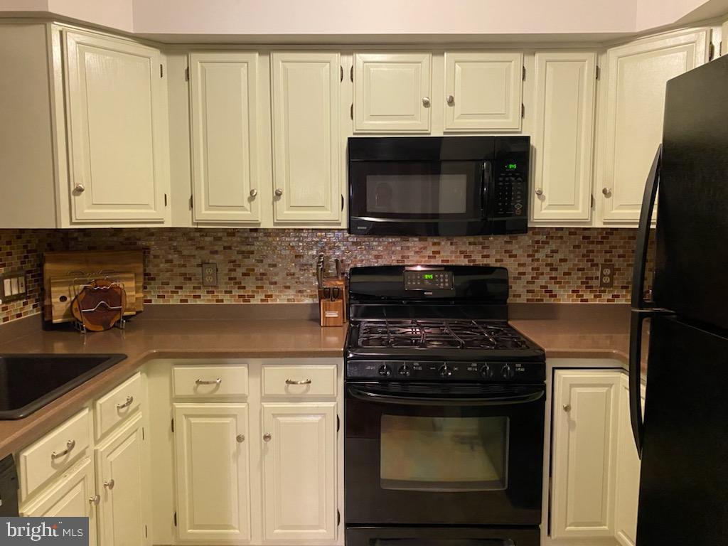 132 Deer Run Road Perkasie, PA 18944 - Photo 7 of 26 Kitchen
