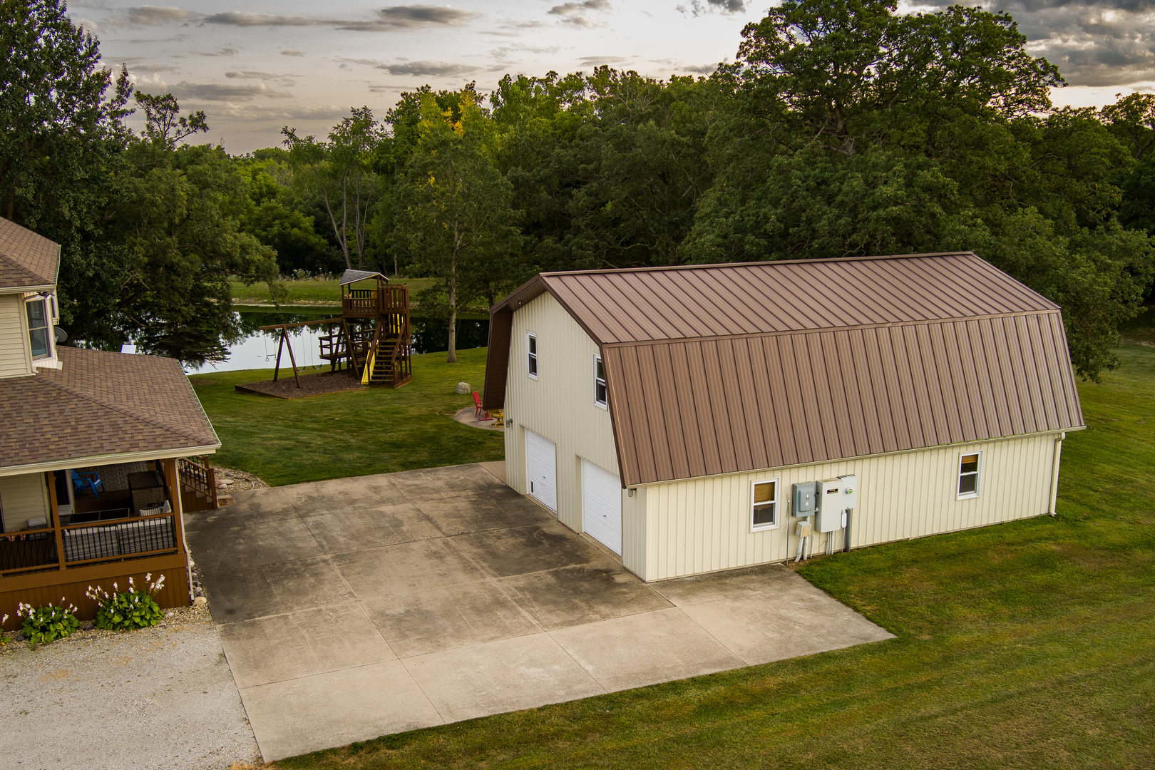 4789 Leghorn Road Clinton, IL 61727 - Photo 53 of 84 a view of a backyard with a house