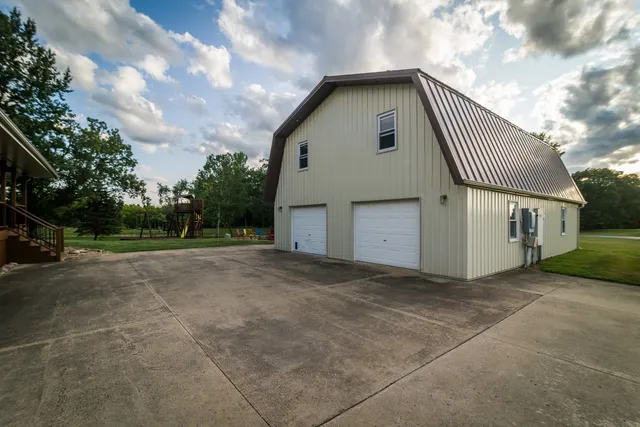 $599,000 | 4789 Leghorn Road, Clinton, IL 61727