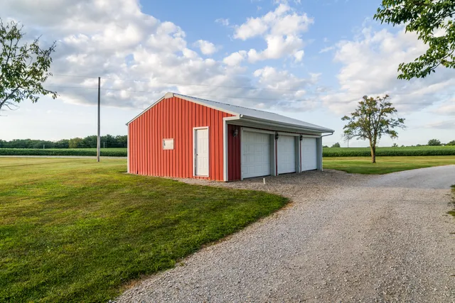 $599,000 | 4789 Leghorn Road, Clinton, IL 61727