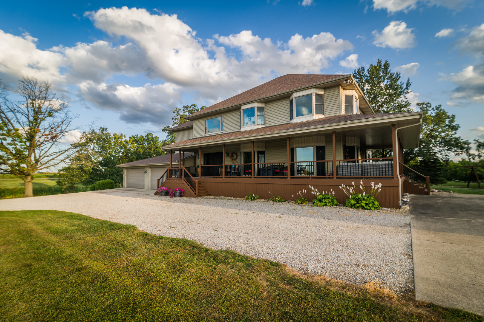 4789 Leghorn Road Clinton, IL 61727 - Photo 70 of 84 front view of a house with a yard