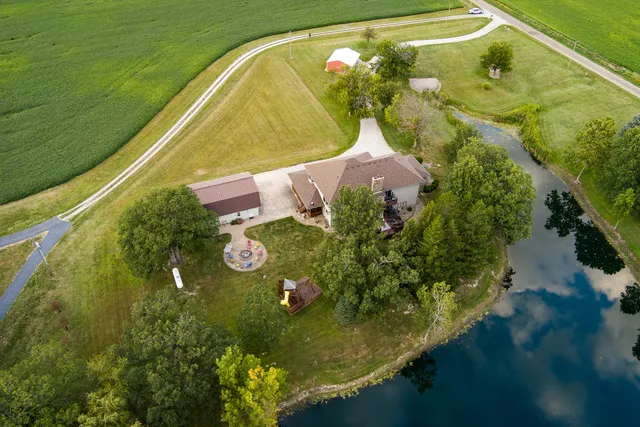 $599,000 | 4789 Leghorn Road, Clinton, IL 61727
