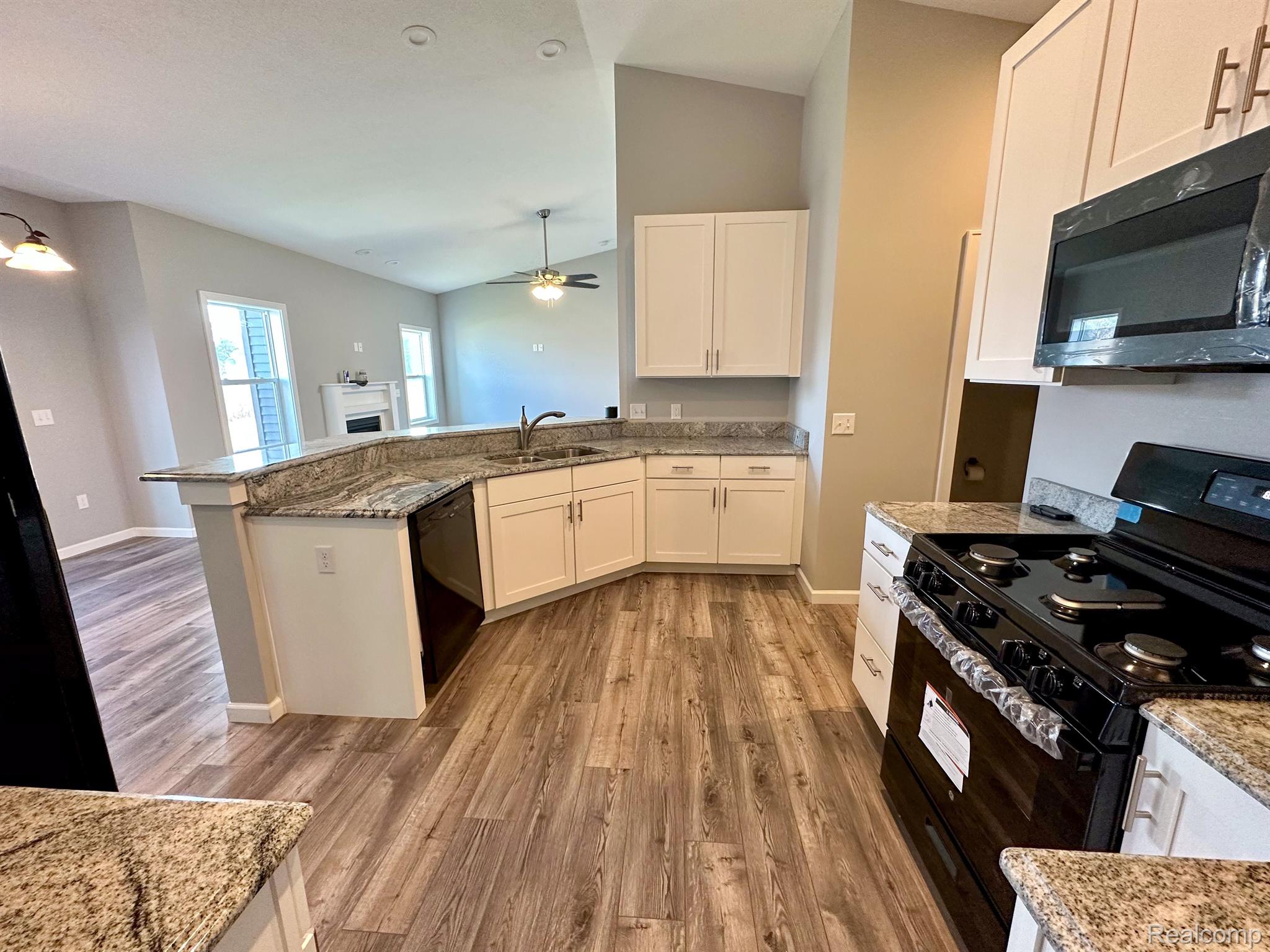 609 Landbridge Perry, MI 48872 - Photo 15 of 60 Gallery Image 15