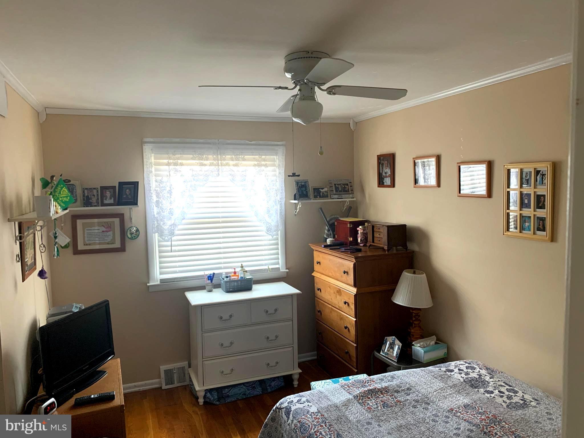 13033 Sewell Road Philadelphia, PA 19116 - Photo 23 of 36 3rd bedroom