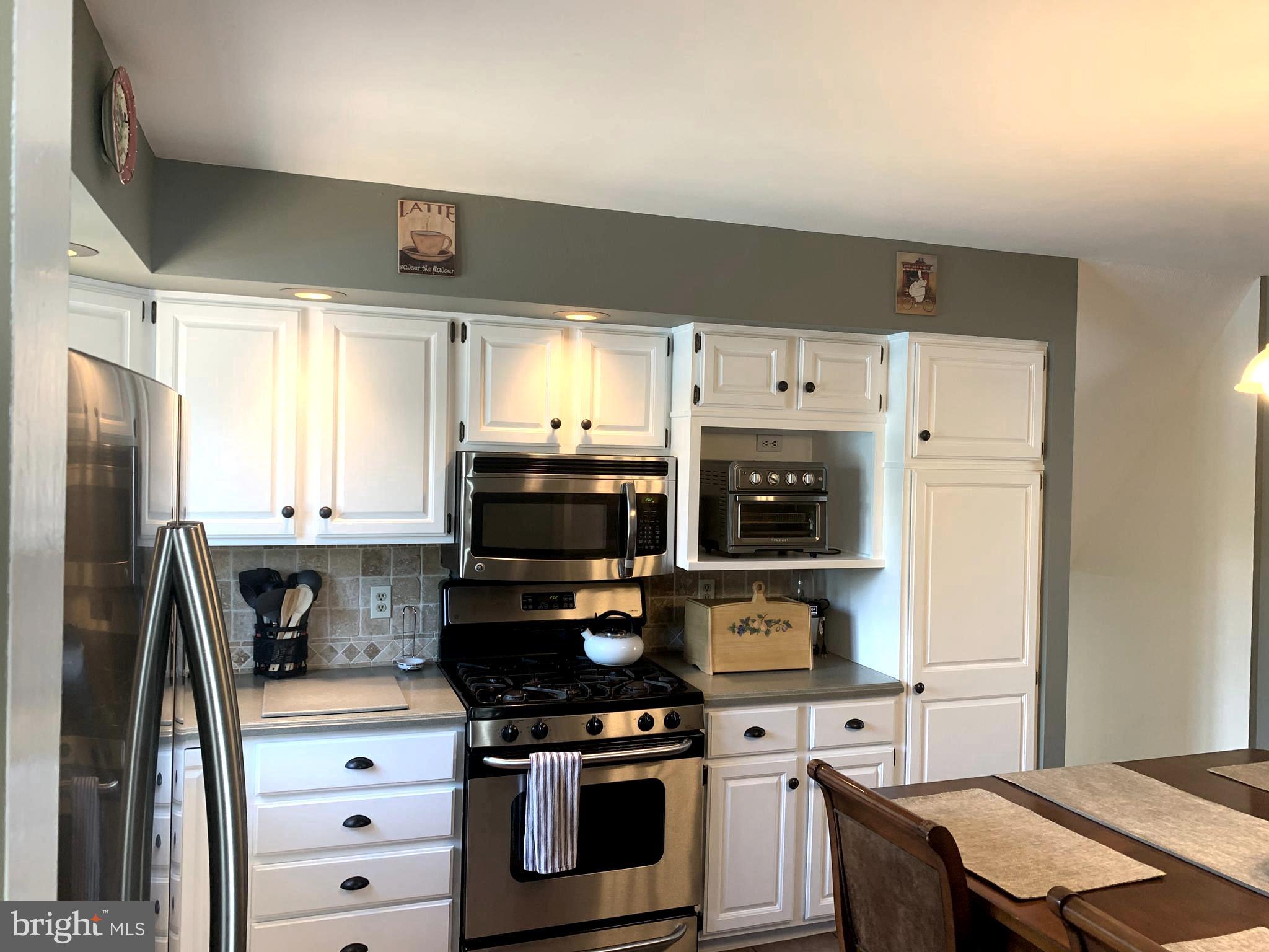 13033 Sewell Road Philadelphia, PA 19116 - Photo 9 of 36 kitchen