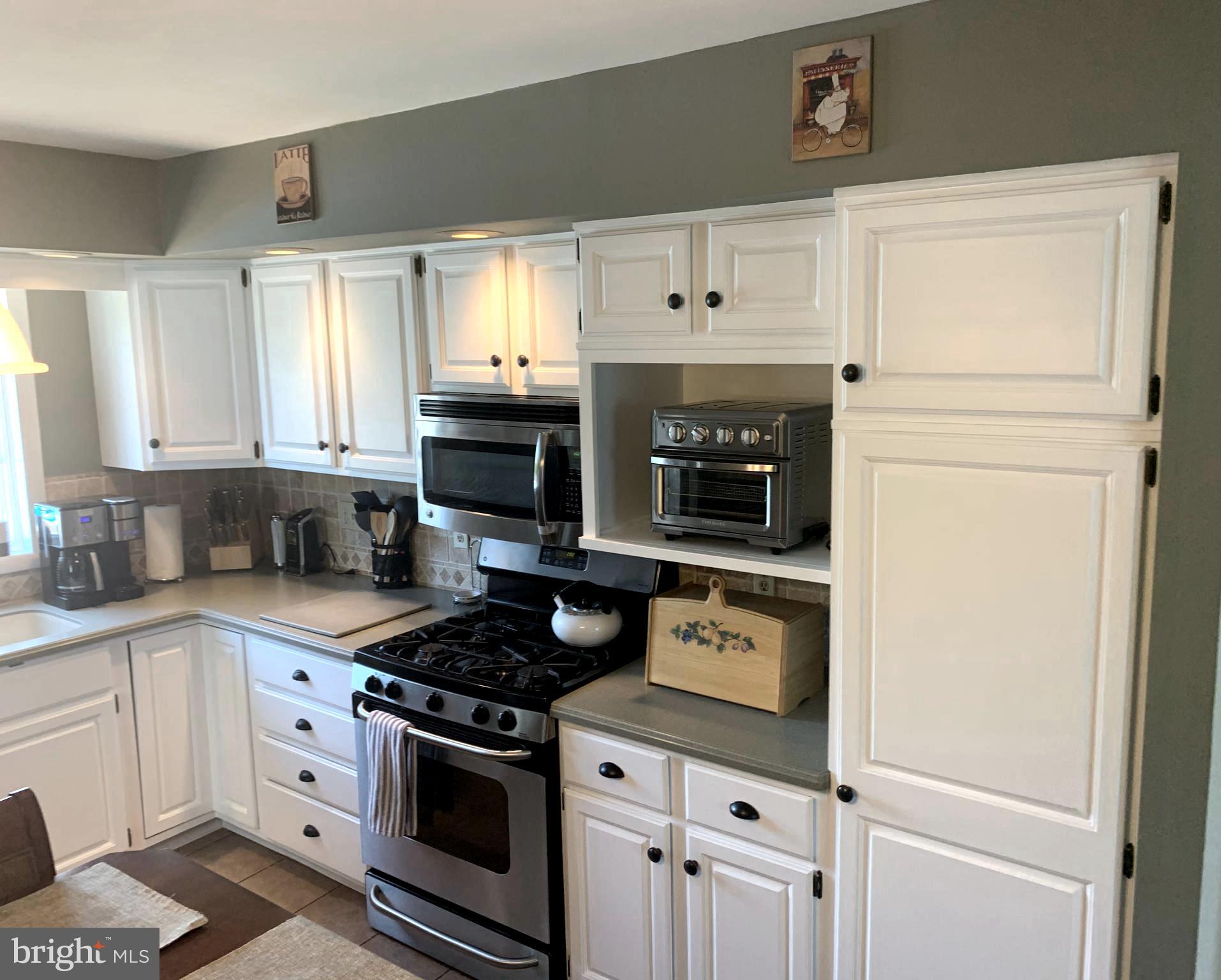 13033 Sewell Road Philadelphia, PA 19116 - Photo 10 of 36 kitchen