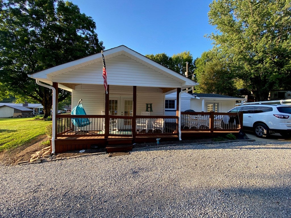 441 Sulphur Springs Road Chilhowie, VA 24319 - Photo 5 of 27 Gallery Image 5