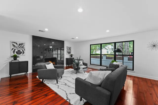 $825,000 | 29 North Havenridge Drive, The Woodlands, TX 77381