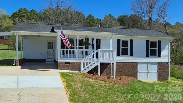 $229,900 | 1220 Old Greenbriar Drive, Lancaster, SC 29720