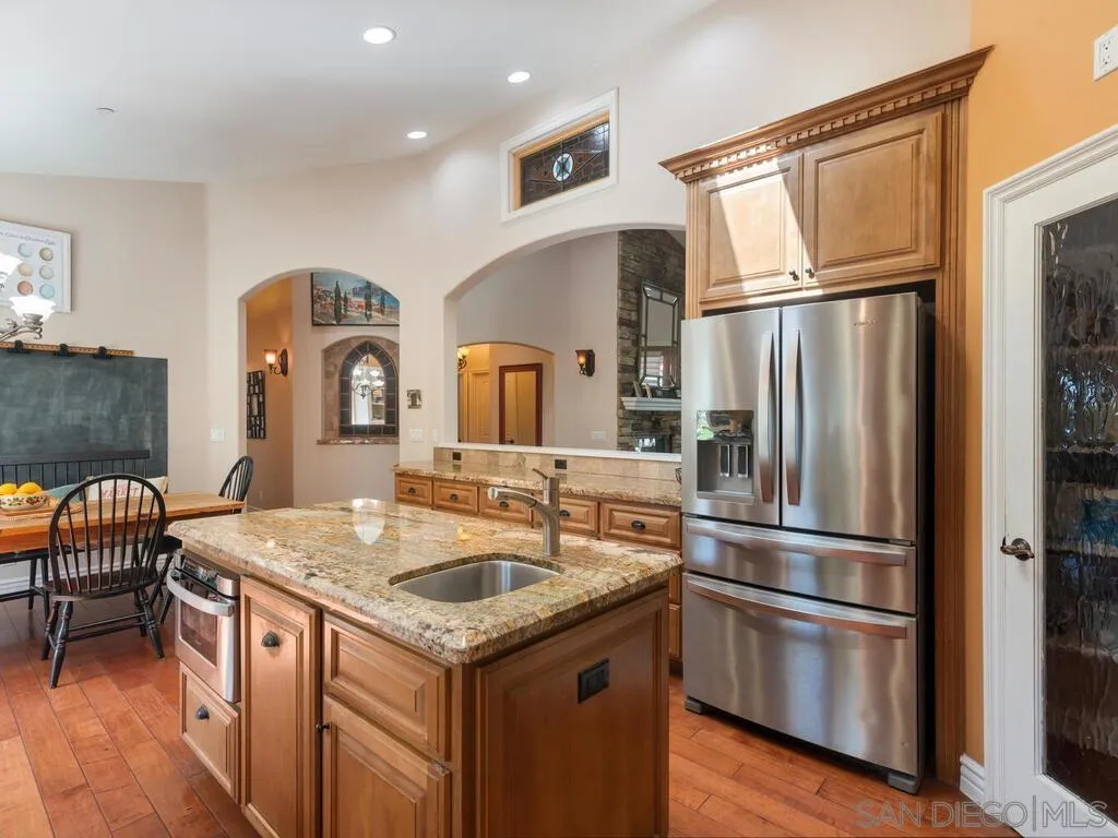 176 Ransom Hill Lane Ramona, CA 92065 - Photo 8 of 39 Kitchen
