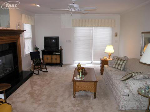 3041 South Genesee Road Burton, MI 48519 - Photo 2 of 21 20342981-1.JPG