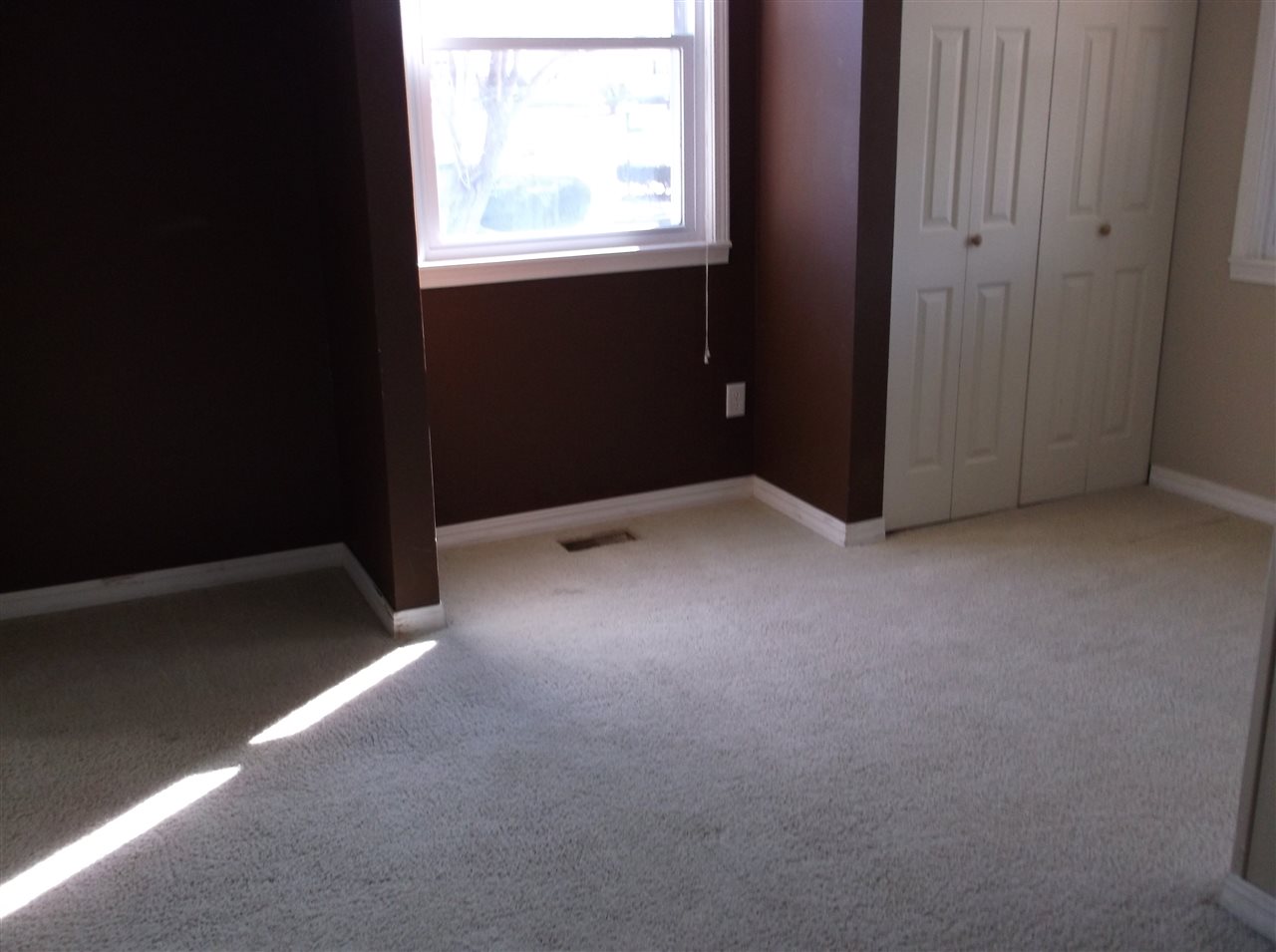 228 West Spring Street Bloomfield, IN 47424 - Photo 6 of 6 Gallery Image 6