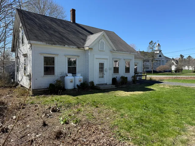 $245,000 | 52 Main Street, Thomaston, ME 04861