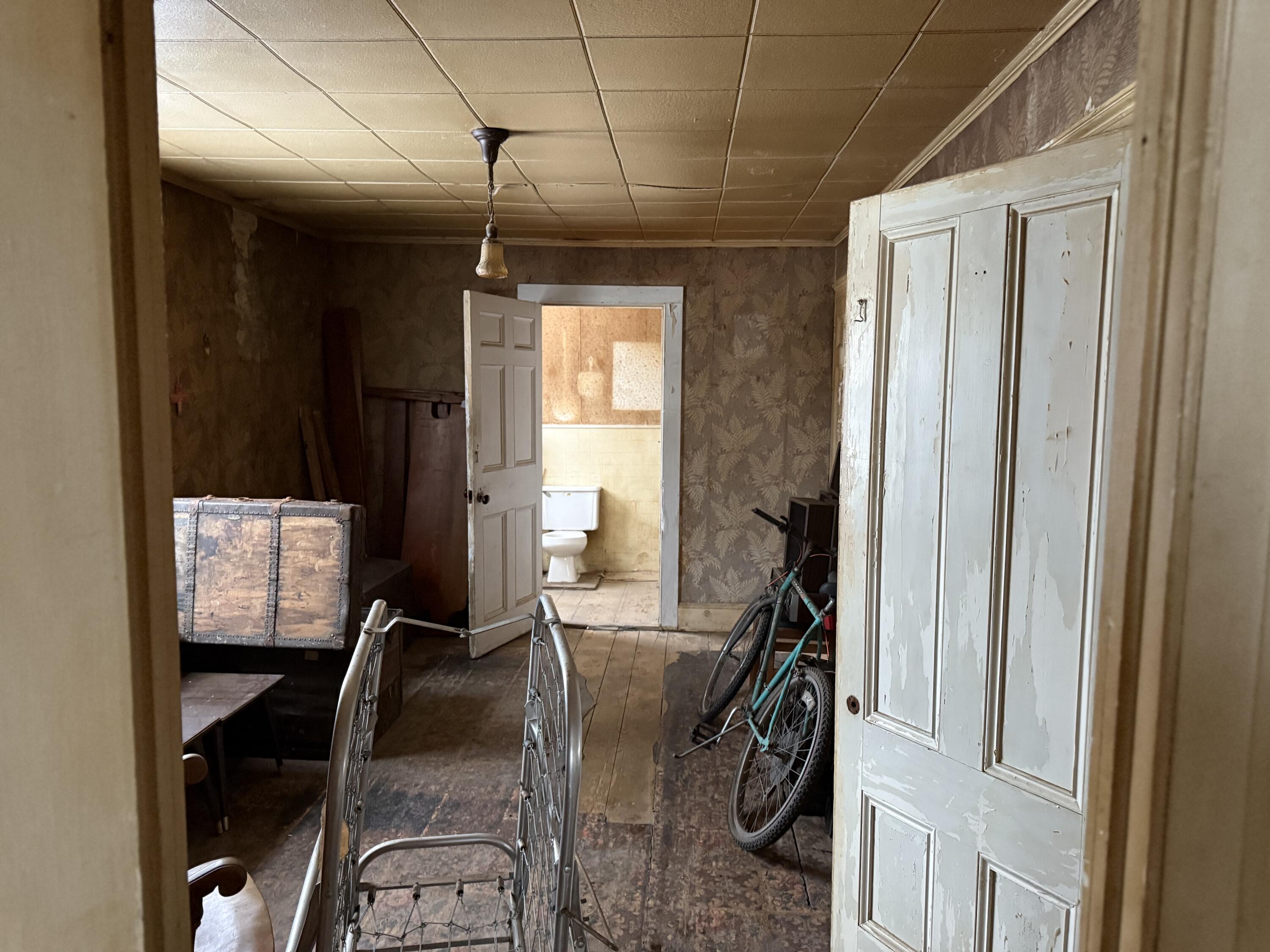 52 Main Street Thomaston, ME 04861 - Photo 12 of 15 IMG_8027