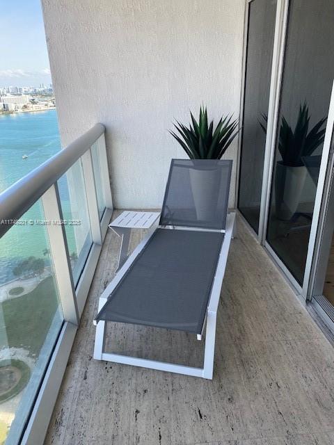485 Brickell Avenue, Unit 2603 Miami, FL 33131 - Photo 12 of 16 a view of entryway and kitchen