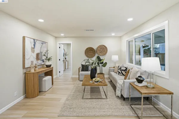 $899,000 | 112 Martin Avenue, Livermore, CA 94551
