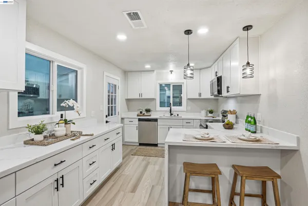 $899,000 | 112 Martin Avenue, Livermore, CA 94551