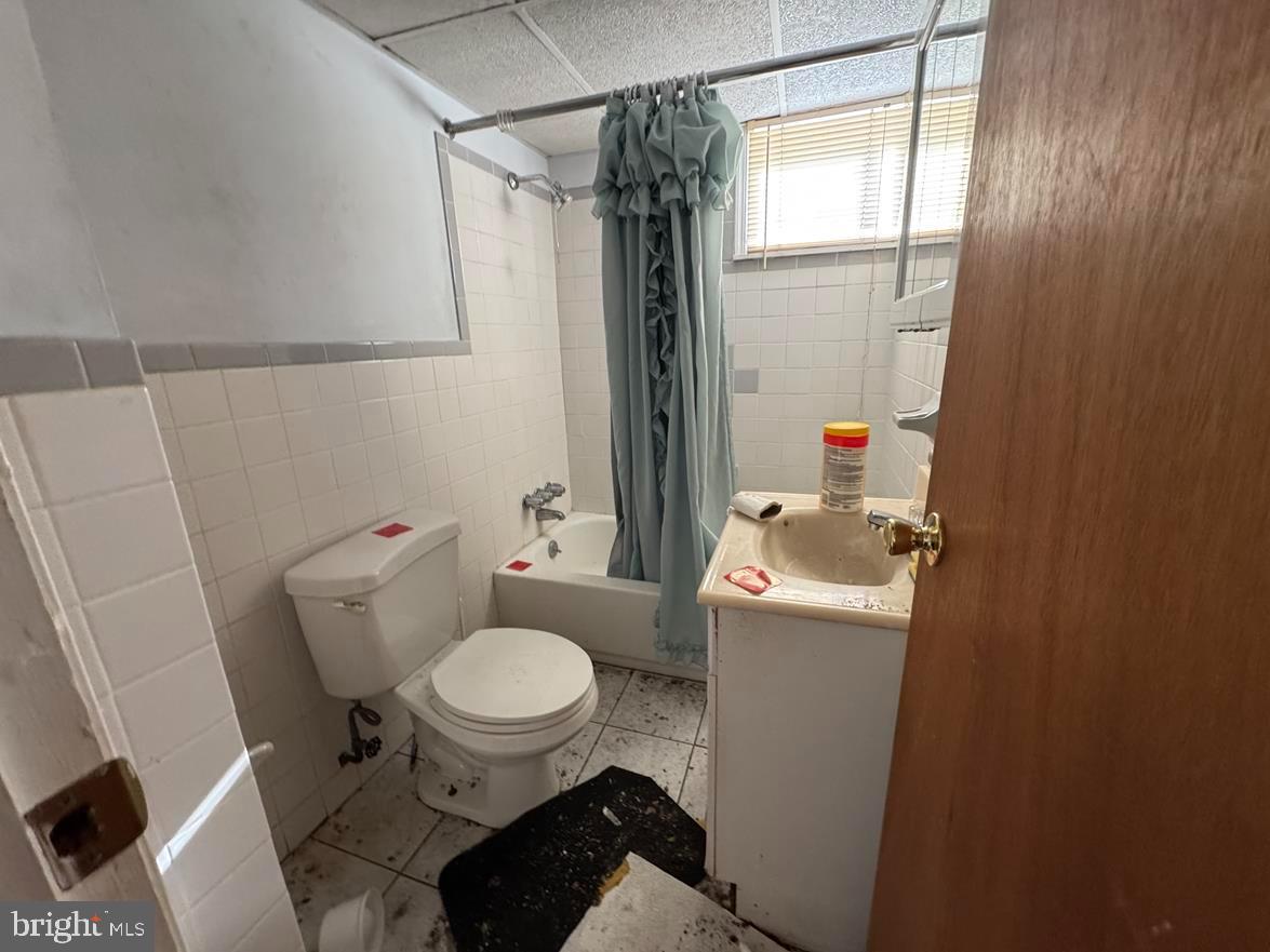 7901 Cedarbrook Avenue Philadelphia, PA 19150 - Photo 5 of 5 a bathroom with a sink toilet and shower