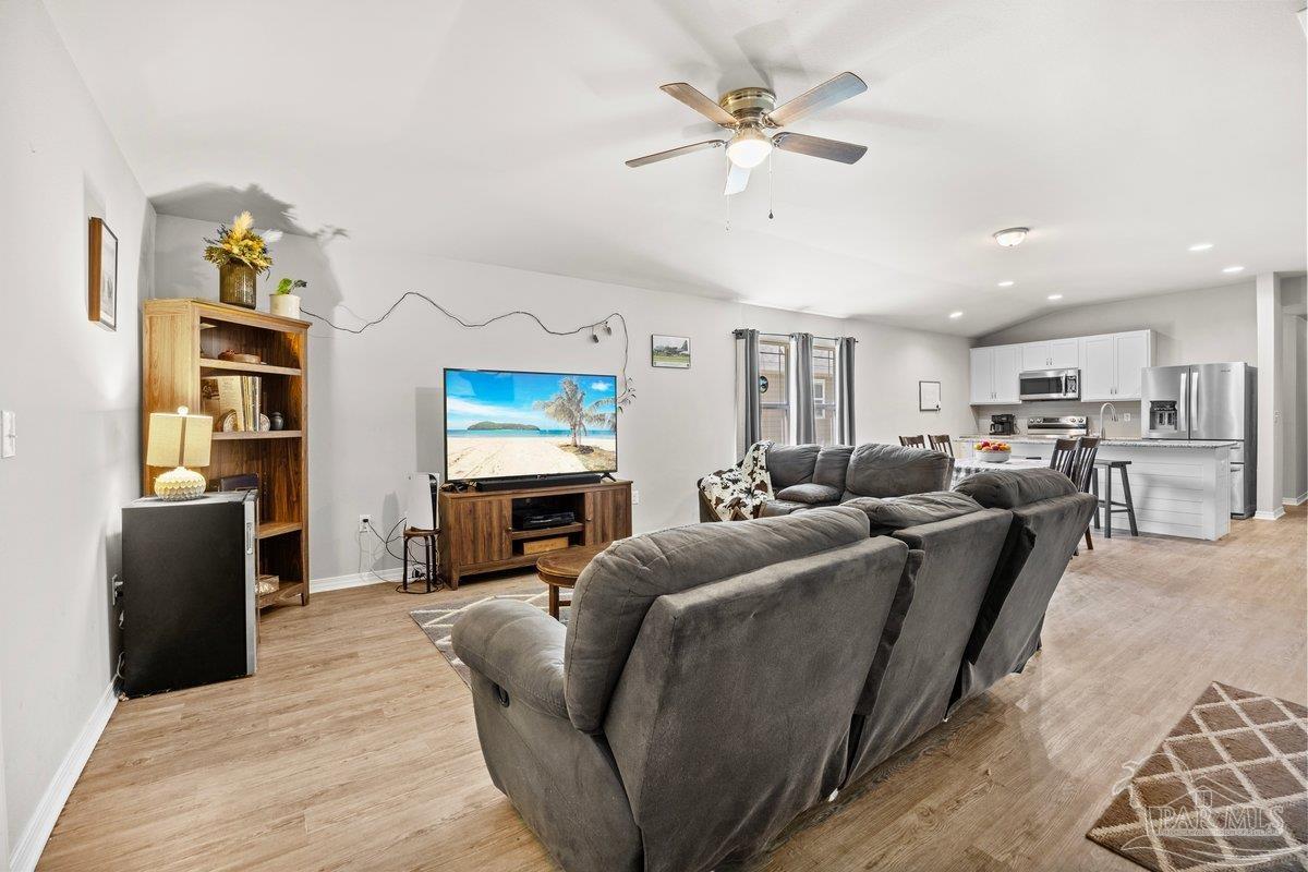 3210 Electra Drive Milton, FL 32583 - Photo 14 of 28