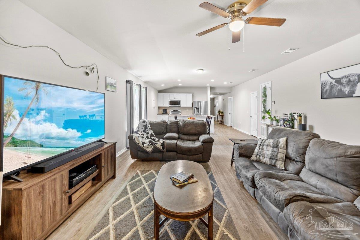 3210 Electra Drive Milton, FL 32583 - Photo 17 of 28