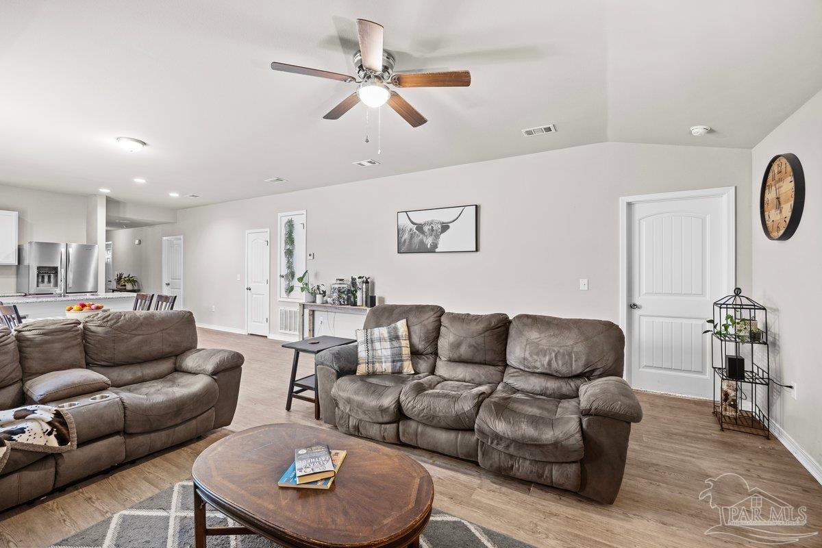 3210 Electra Drive Milton, FL 32583 - Photo 3 of 28